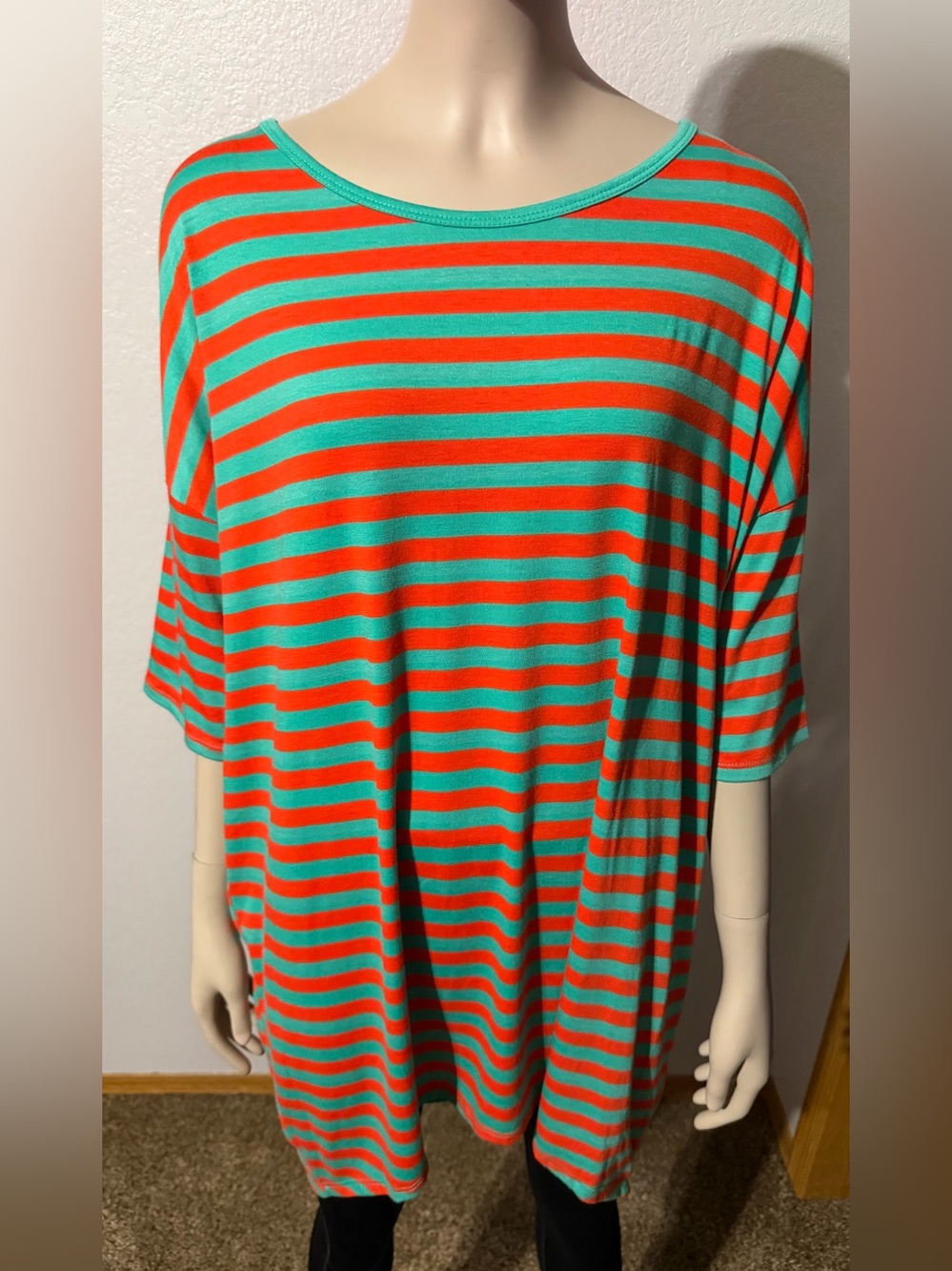 CLOSET CLEAR OUT ON ALL LULAROE MAKE A OFFER BUNDLE NWT LARGE OVERSIZED SEE PICS